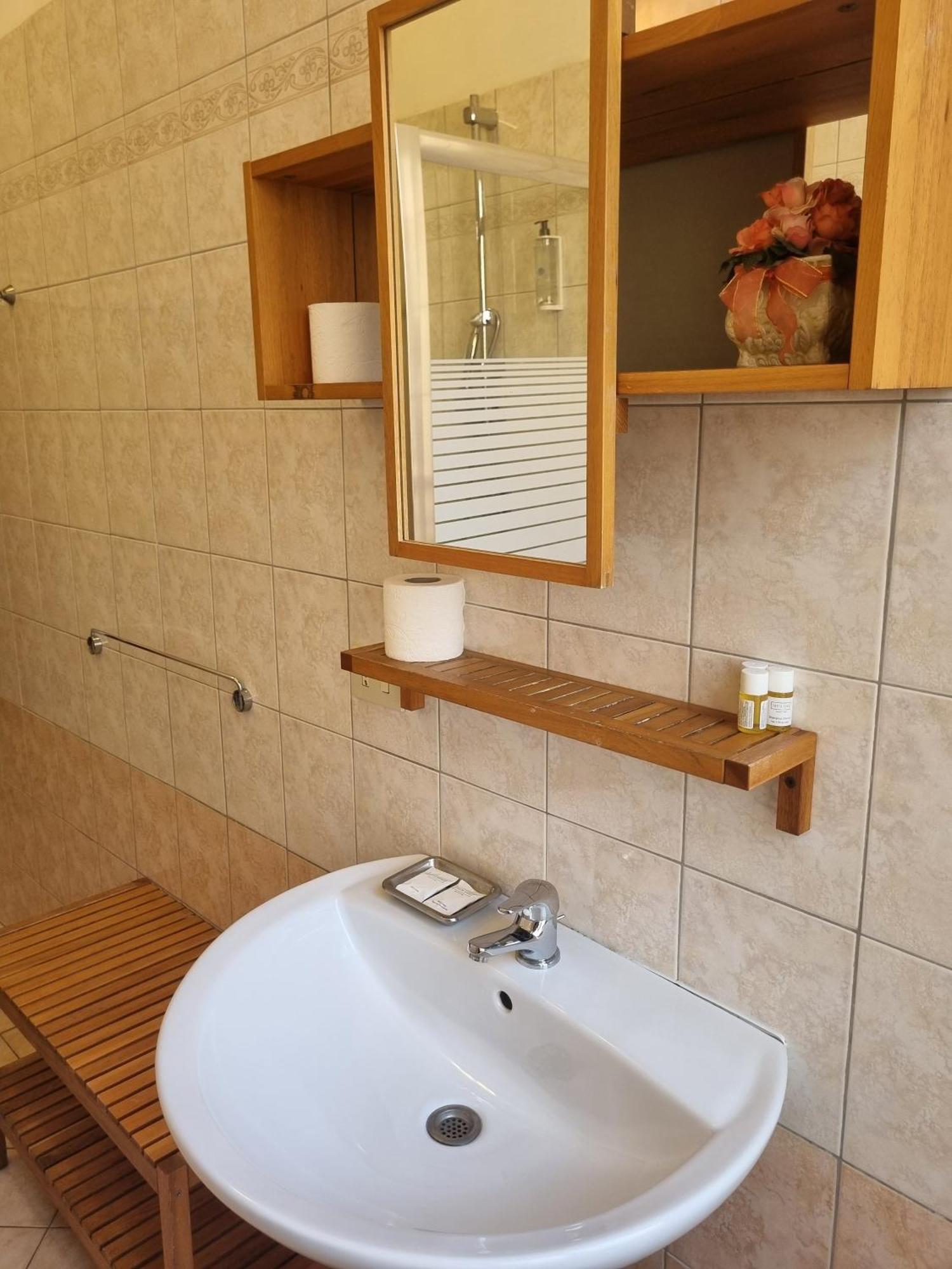 Hotel Reyes Roma Eksteriør bilde