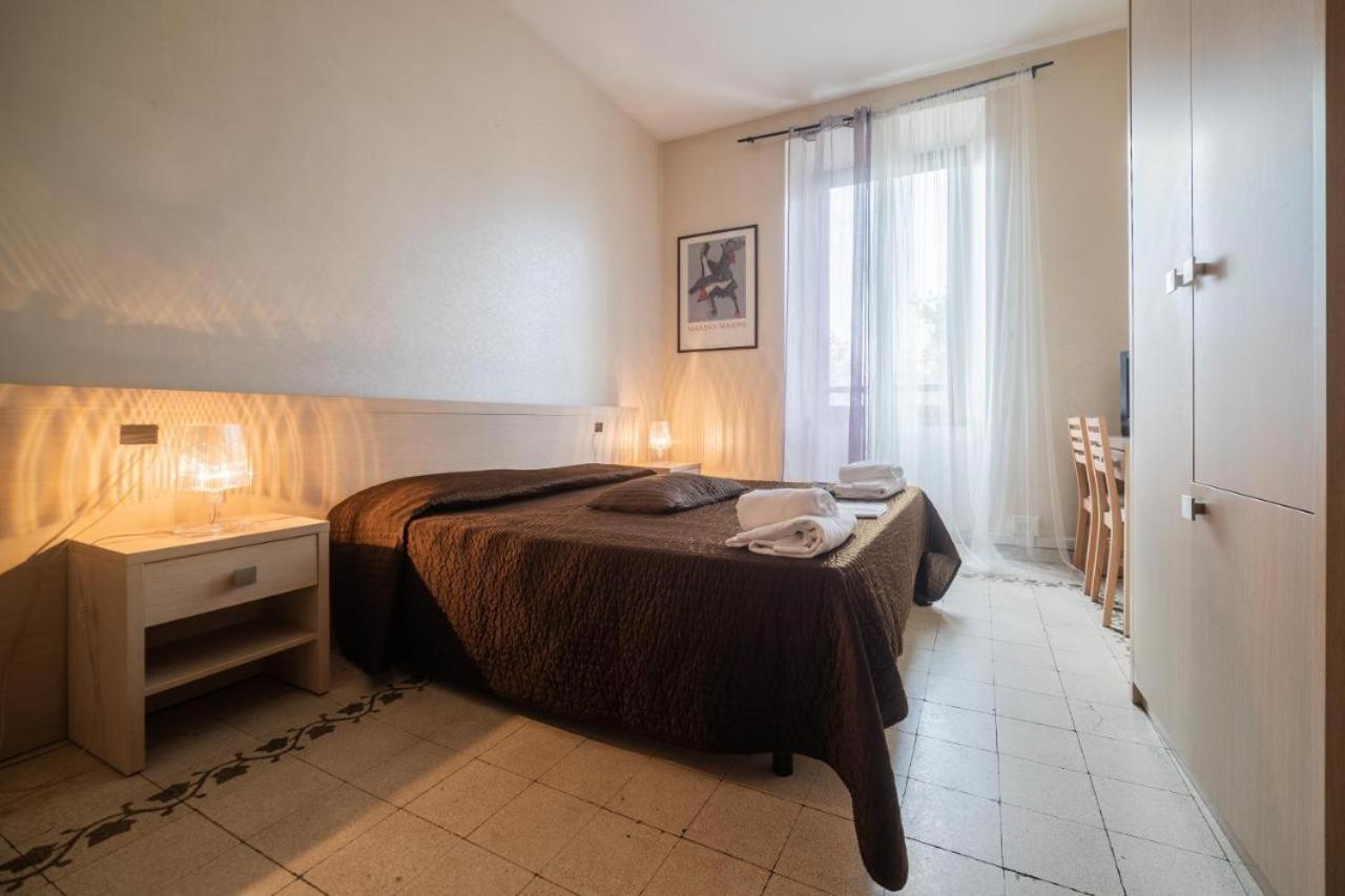 Hotel Reyes Roma Eksteriør bilde