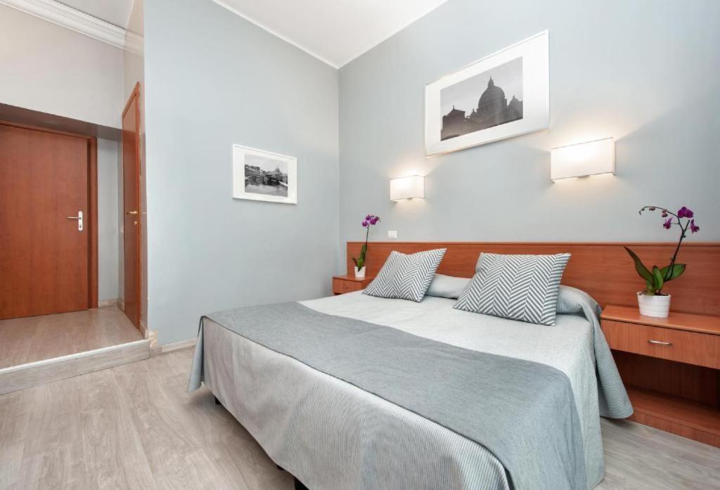Hotel Reyes Roma Eksteriør bilde